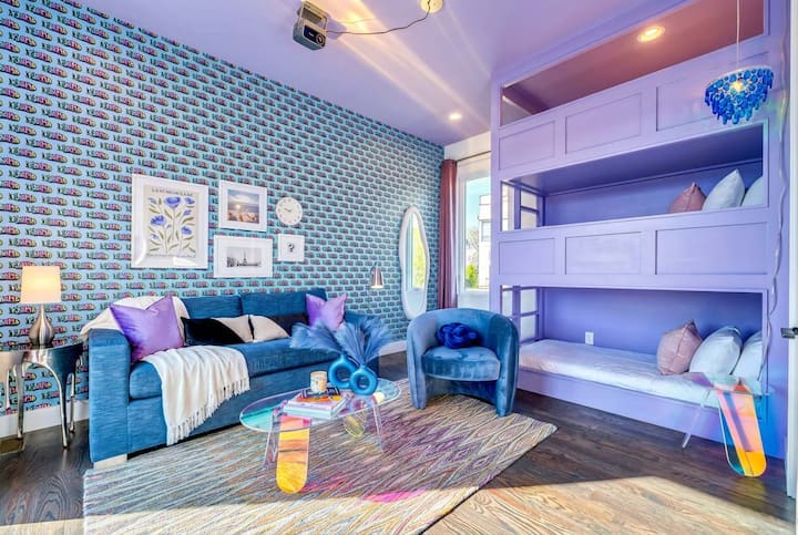 Discover this chic vacation rental in Nashville, perfect for family reunions or bachelorette getaways. Enjoy vibrant decor, cozy spaces, and spacious layouts that blend fun and sophistication. Unwind in luxury and embrace the Music City vibe!