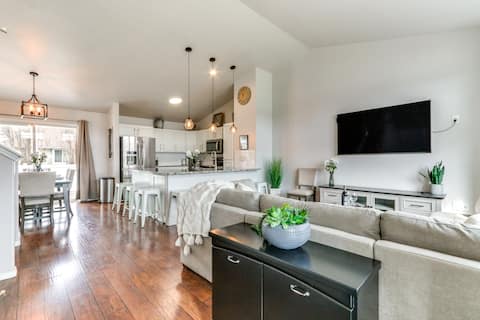 Spokane Valley Home w/ Fire Pit - 1 Mi to Trails!
