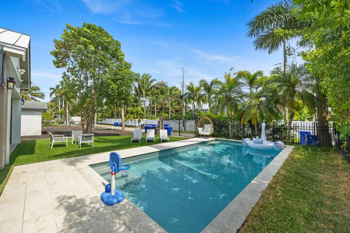 Charming 2-Story Home|Heated Pool in Hollywood gallery image 5