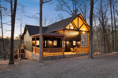 Luxe Buffalo River Cabin • 2 King Suites + Hot Tub