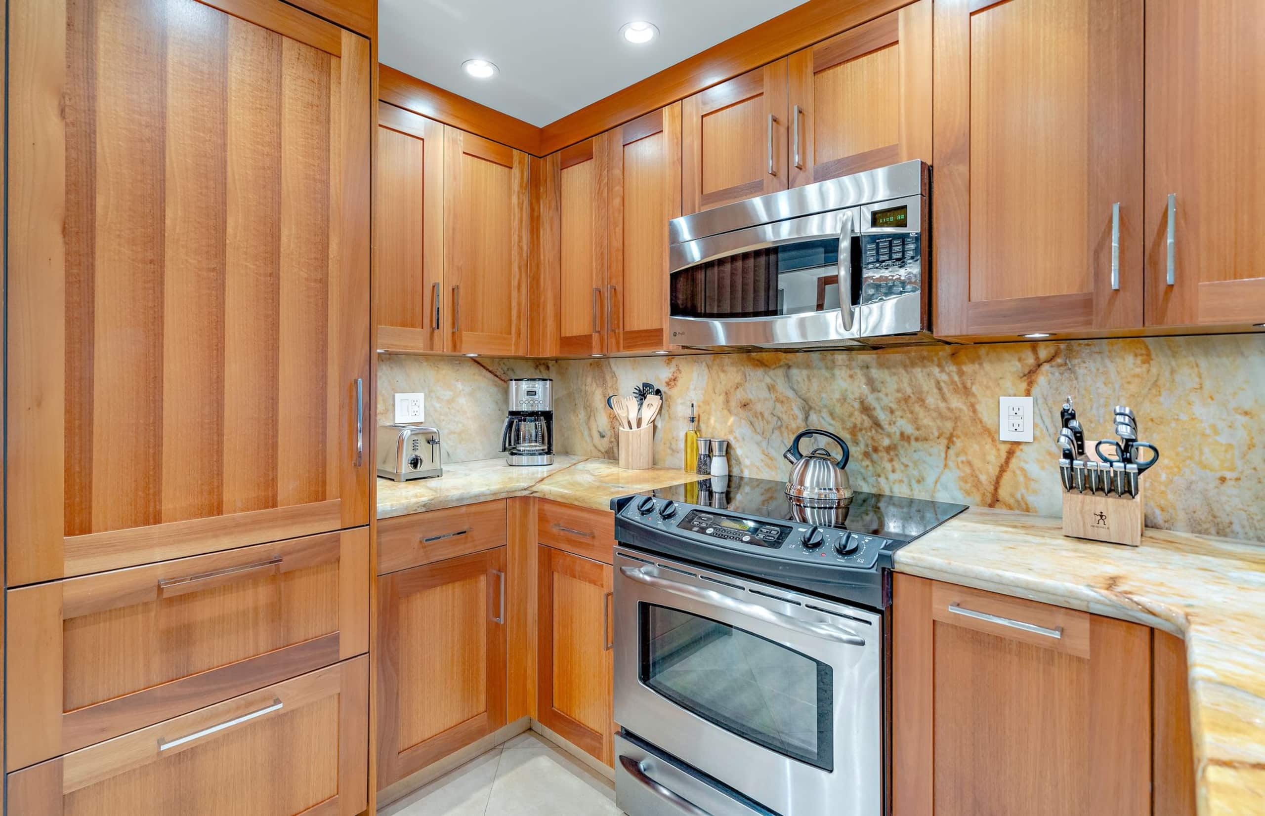 Condo in Lahaina · ★4.82 · Studio · 1 bed · 1 bath - Image 16