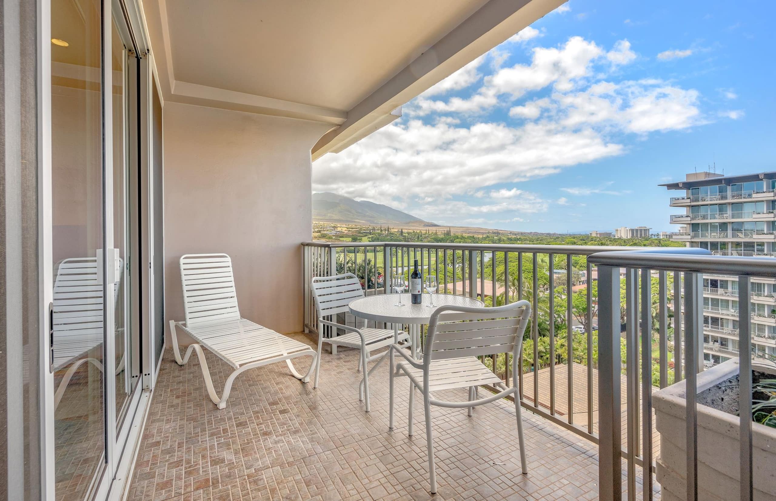 Condo in Lahaina · ★4.82 · Studio · 1 bed · 1 bath - Image 8