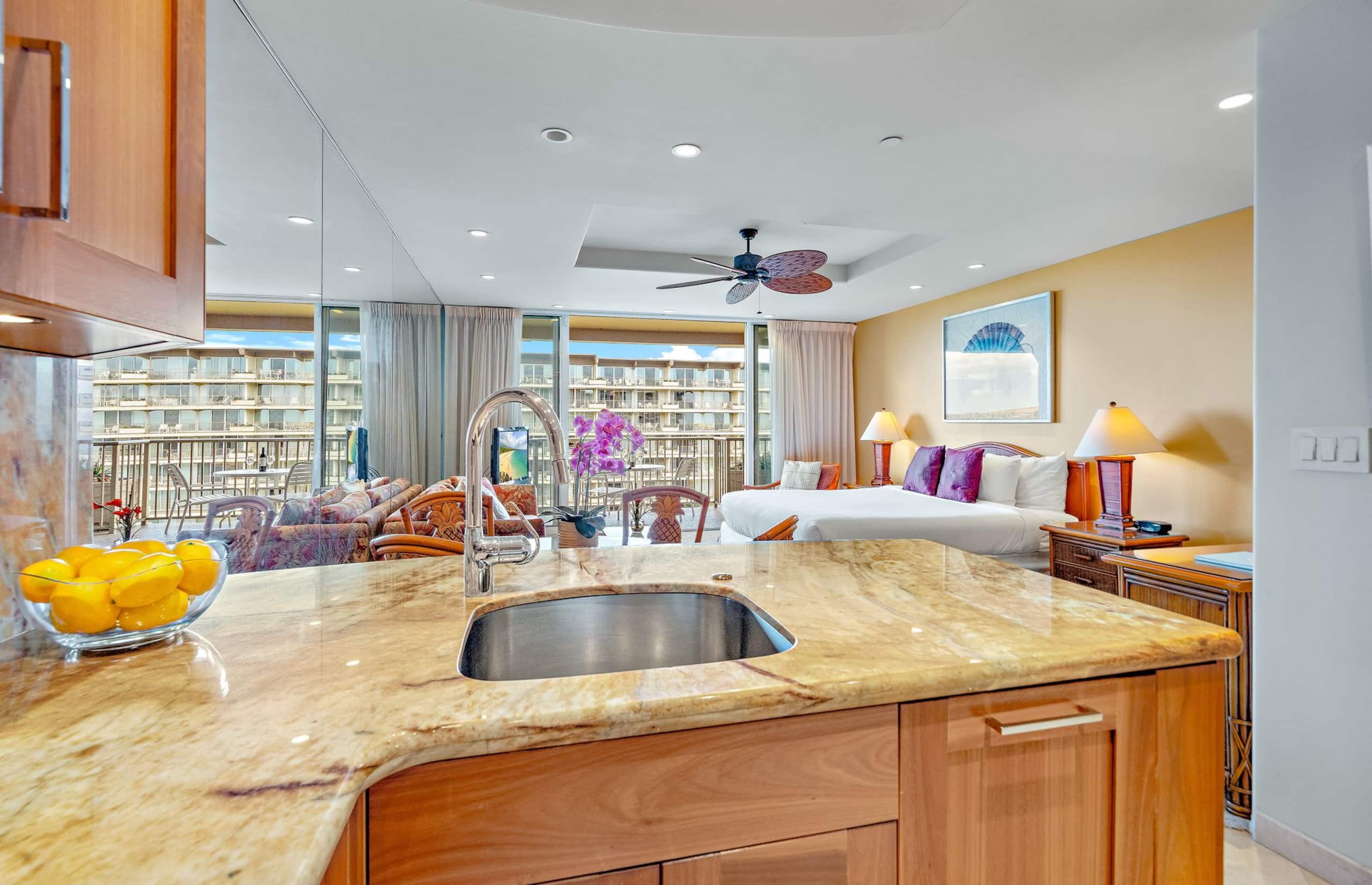 Condo in Lahaina · ★4.82 · Studio · 1 bed · 1 bath - Image 17