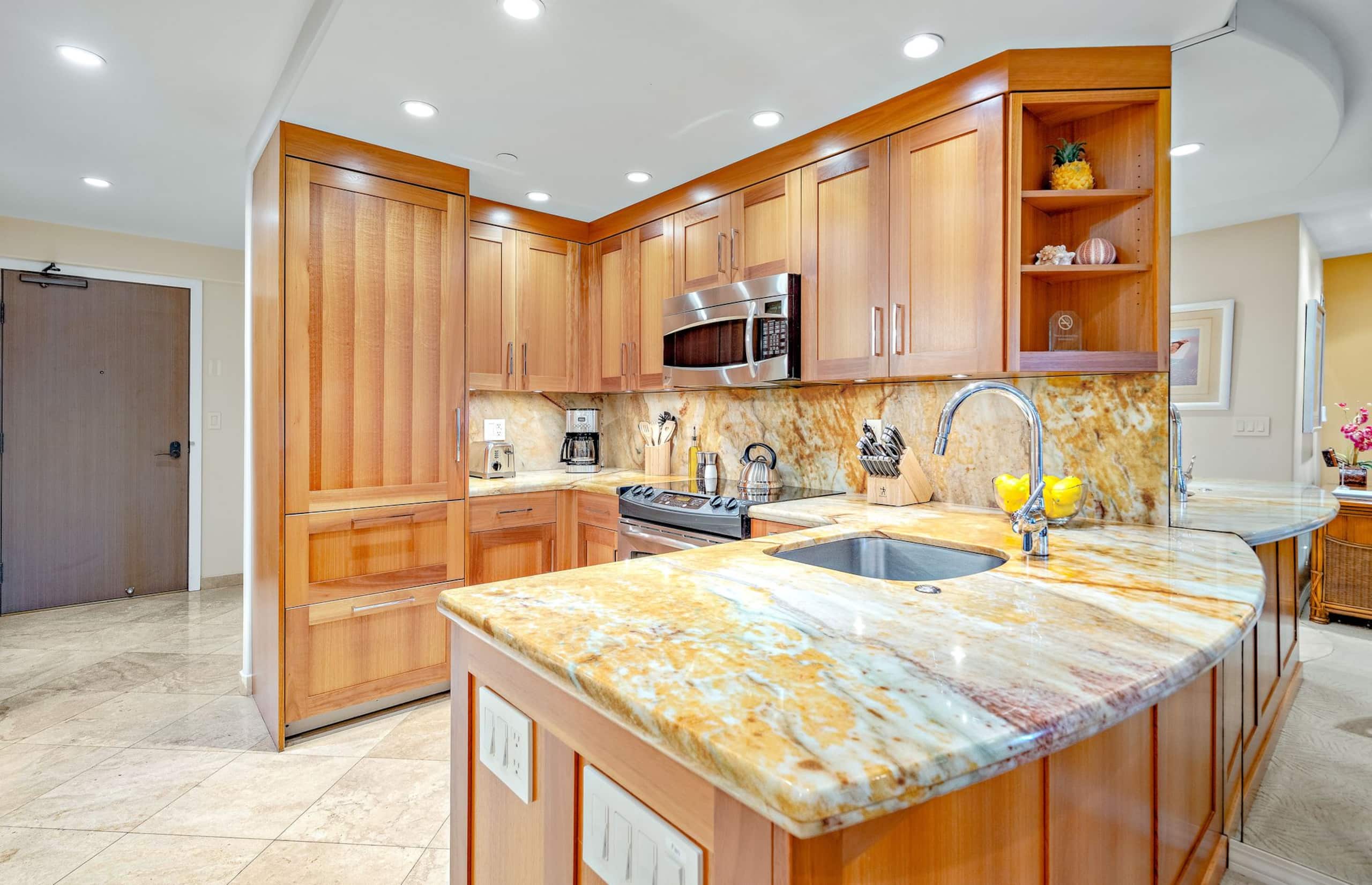 Condo in Lahaina · ★4.82 · Studio · 1 bed · 1 bath - Image 4