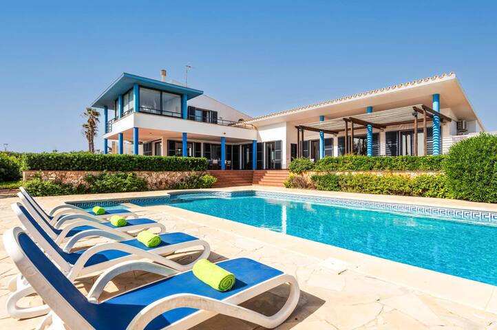 Villa Thalassa by Villa Plus gallery image 4