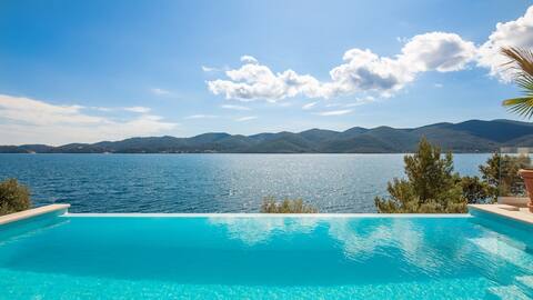 Villa Maris-Viganj, 10m from beach, infinity pool
