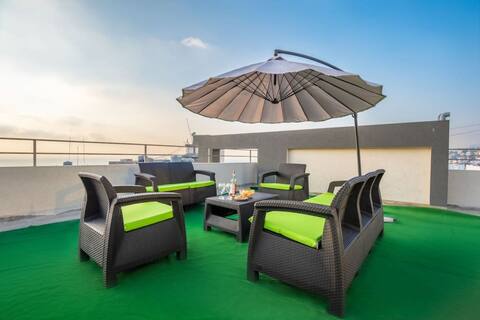 Cloud 9- Studio w/ Rooftop Terrace in Jal El Dib