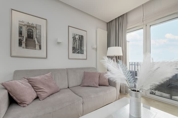Elegant Apartment In The Center | Parking, Balcony - Łódź