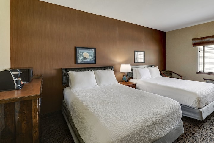 Deluxe 2 Double, Stoney Creek Columbia | 2 Units - Columbia, MO