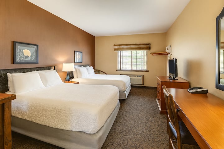 Stoney Creek Columbia, Deluxe 2 Double | 3 Units - Columbia, MO