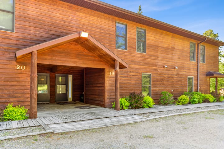 Lake Life Lodging managed Airbnb listing 3