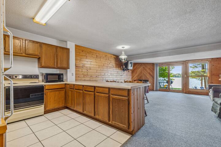 Lake Life Lodging managed Airbnb listing 1