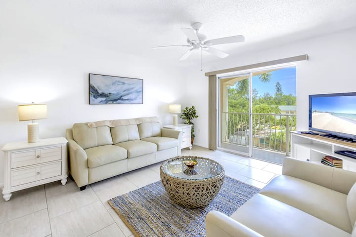 Gertrude's Siesta | Palm-view Pools Private-beach - Siesta Key, FL