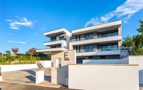 Beautiful apartment in Malinska