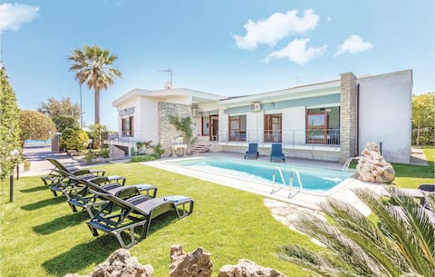 Awesome home in Terracina (LT)