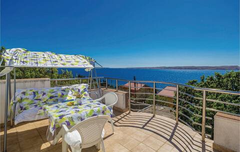 Nice apartment in Karlobag with WiFi