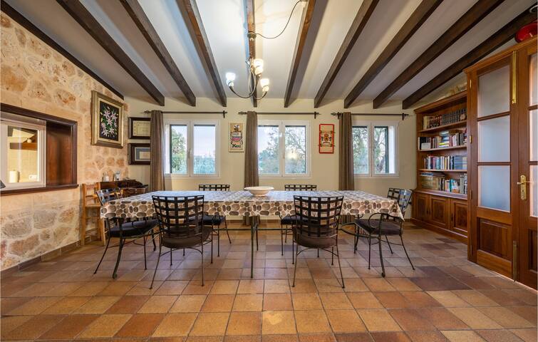 Awesome home in Sineu gallery image 5