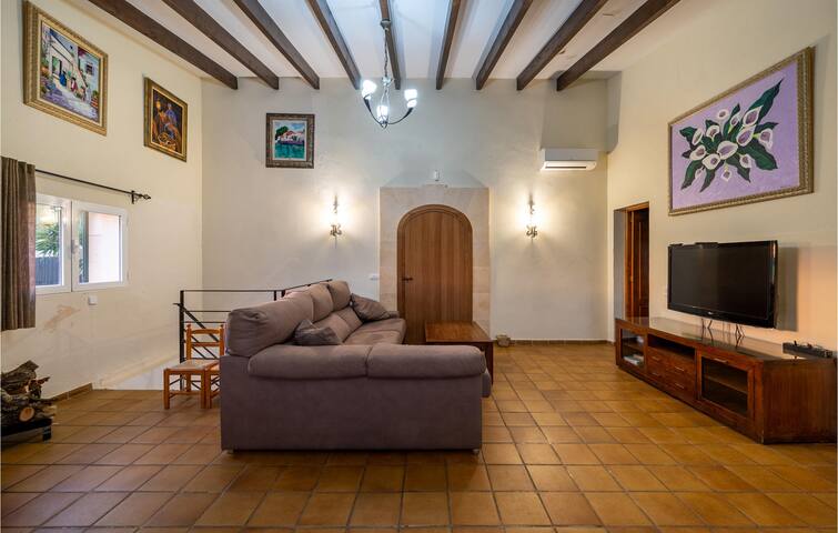 Awesome home in Sineu gallery image 4