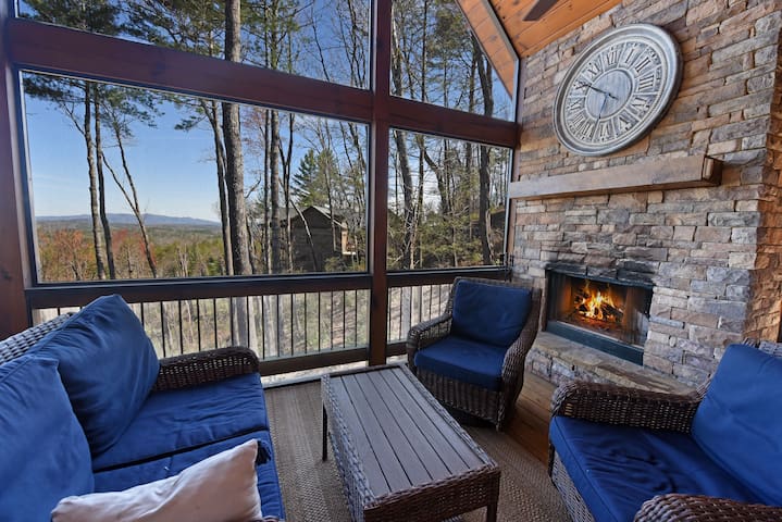 Bryan Edward And Erica Jeanine managed Airbnb listing 1