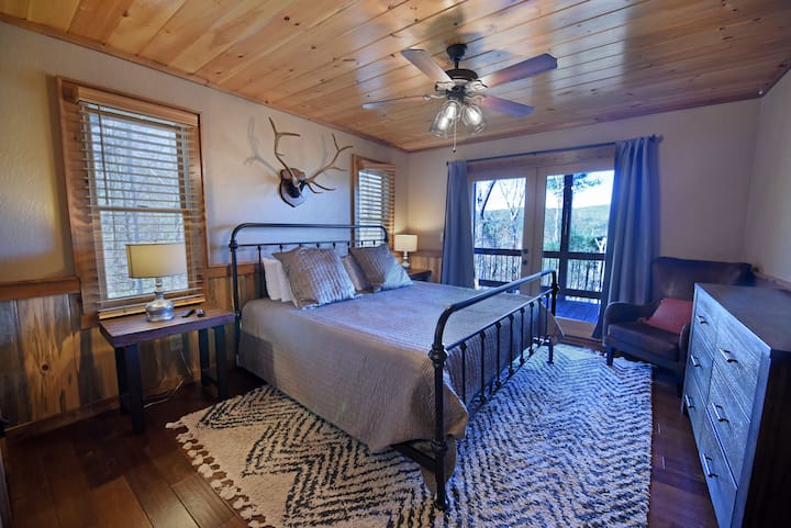 მთის ოაზისი, ლუქს-კლასის, შინაური ცხოველებისთვის შესაფერისი ხის სახლის გაქირავება ბლუ-რიჯში