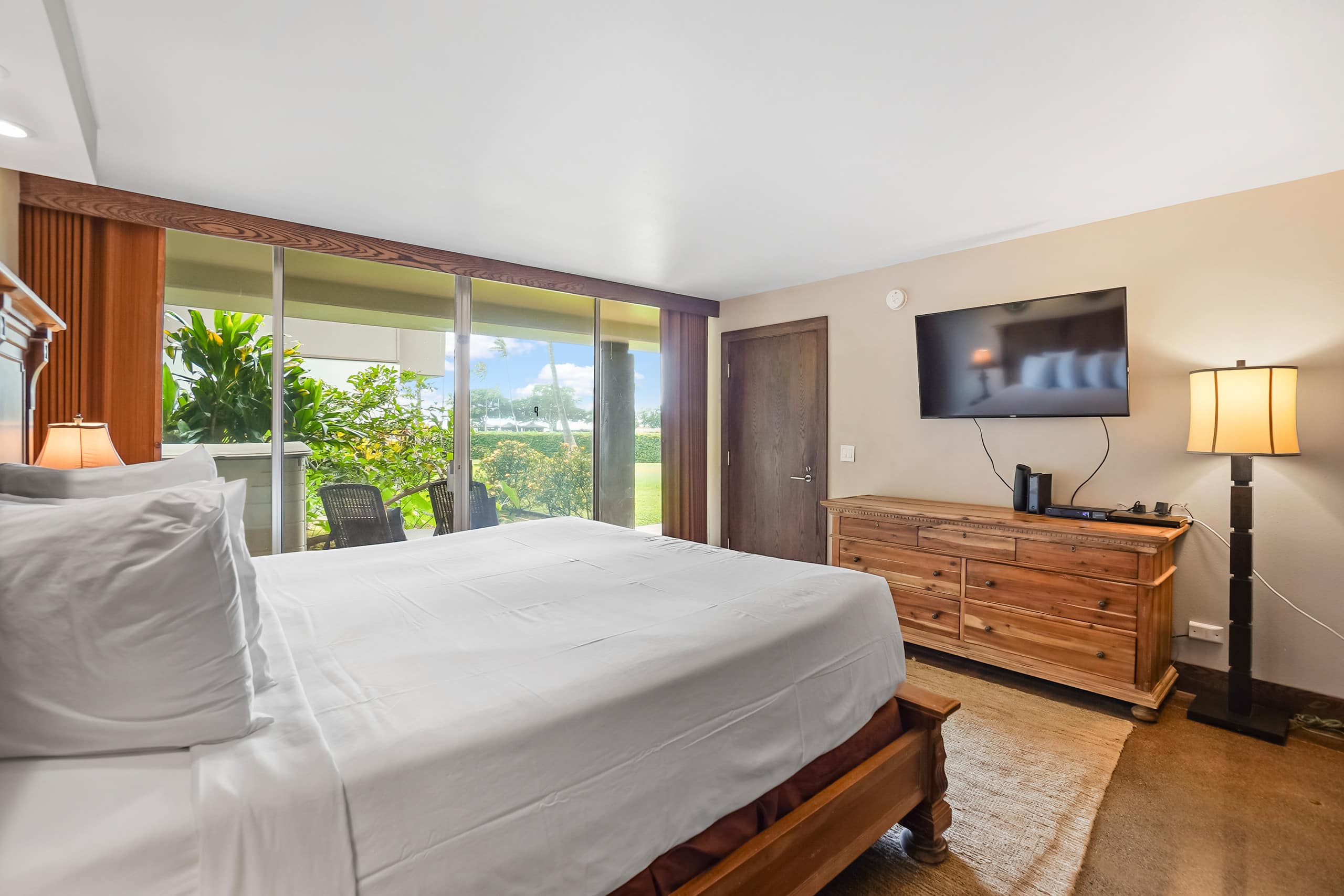 Home in Lahaina · ★4.78 · 1 bedroom · 2 beds · 2 baths - Image 12