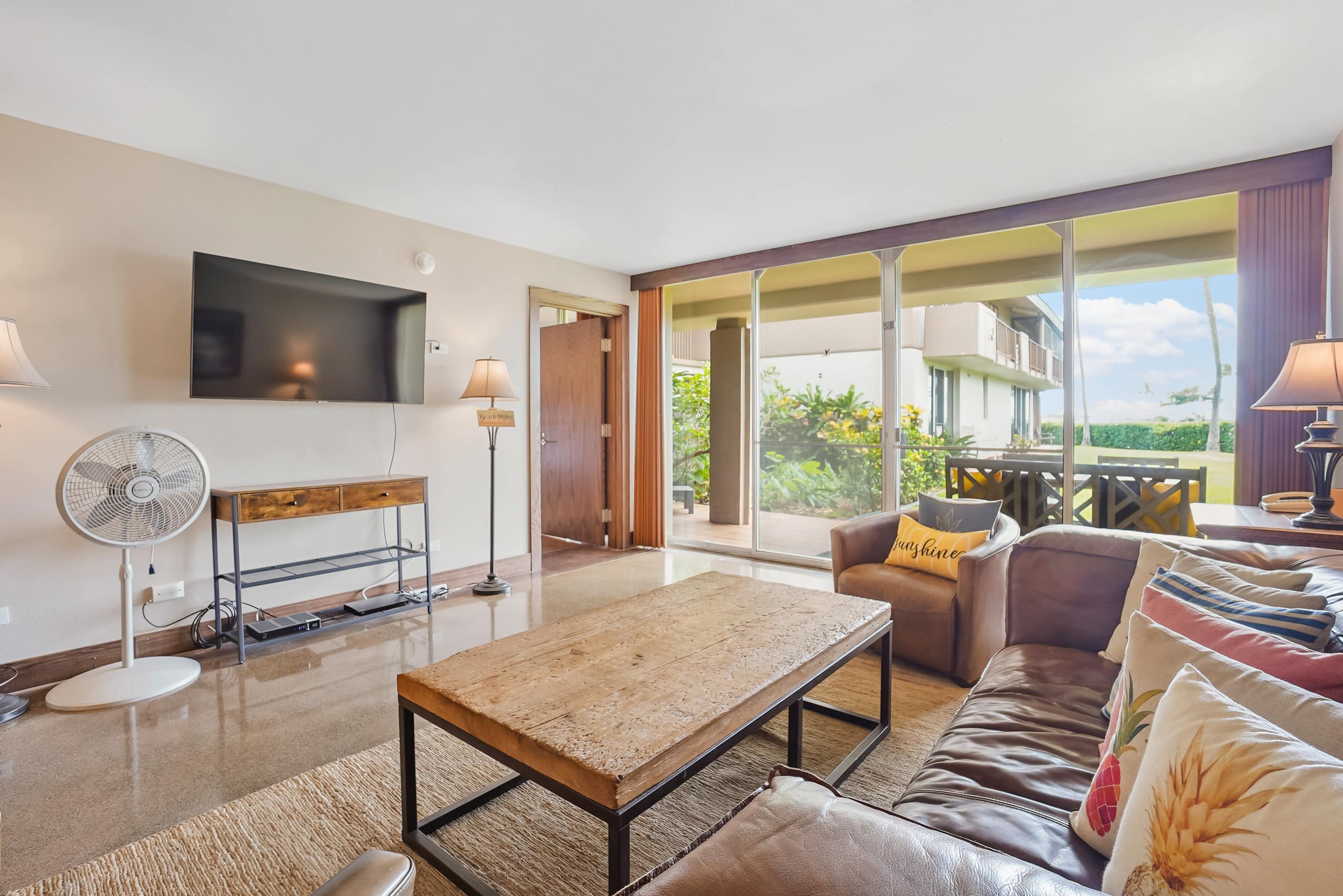 Home in Lahaina · ★4.78 · 1 bedroom · 2 beds · 2 baths - Image 4
