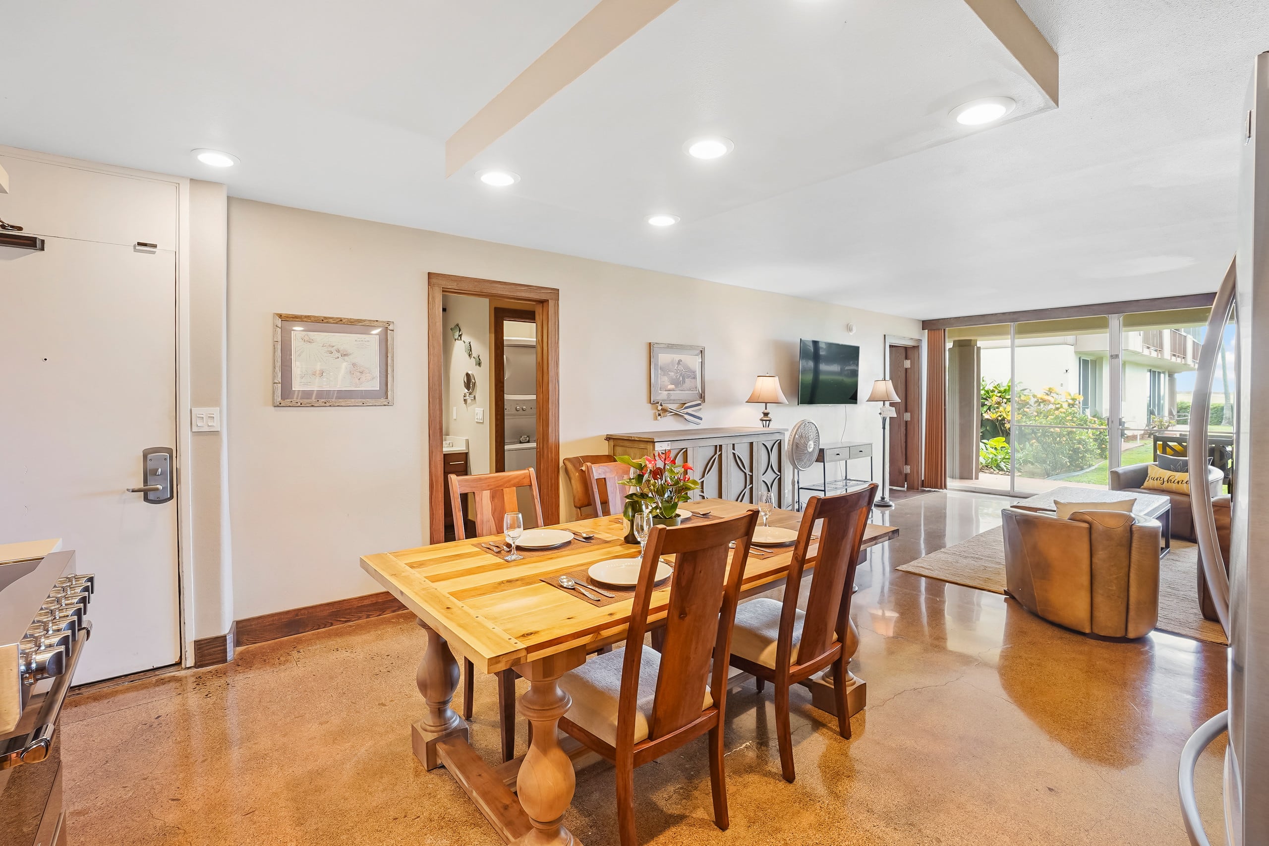 Home in Lahaina · ★4.78 · 1 bedroom · 2 beds · 2 baths - Image 11