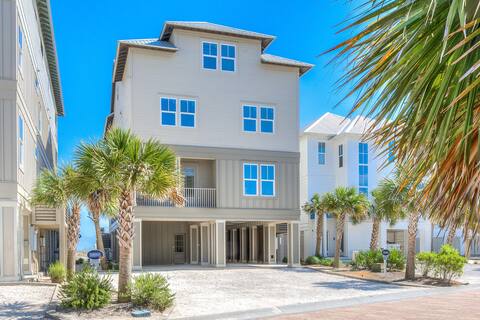Diamond: Lux Beachfront. Elevator, Deck Pool, more