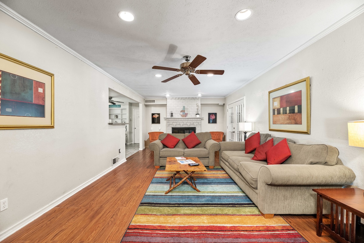 Successful Airbnb property: Game Point in White Rock-3-Bedroom Escape in Buckner Terrace
