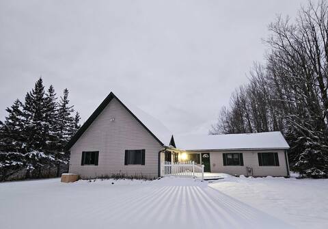 Serenity POW Indoor Hot Tub & Near Big Powderhorn!