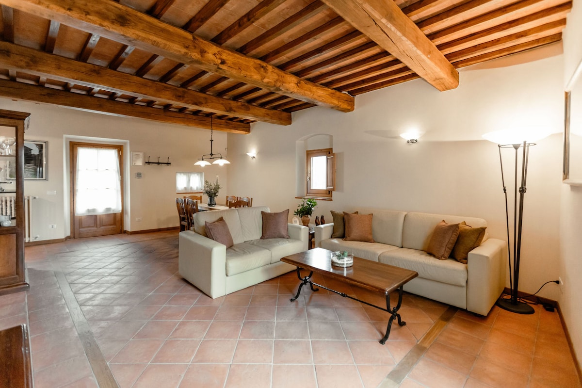 Proprietà Airbnb di successo: Air Suite at Villa Santa Lucia Nuova a San Casciano In Val Di Pesa