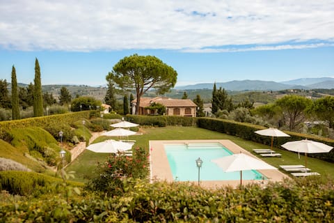 Successful Airbnb property: Luna Suite at Villa Santa Lucia Nuova in San Casciano In Val Di Pesa