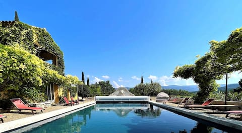 Le Mas Jorel – Luxury Pool Villa with Mountain Vie