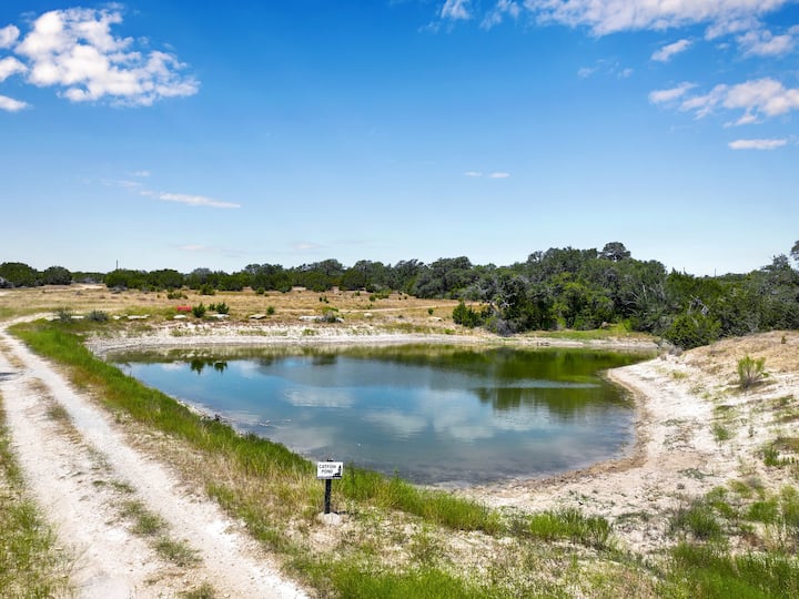 Ranch Escape W/ Shared Pool & Hot Tub - 2001 Acres - Johnson City, TX