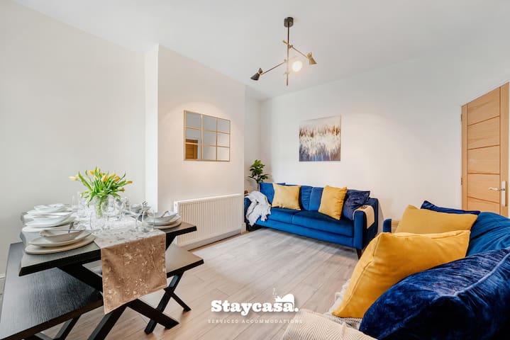Urban Oasis Spacious 4-Bedroom Home in Manchester