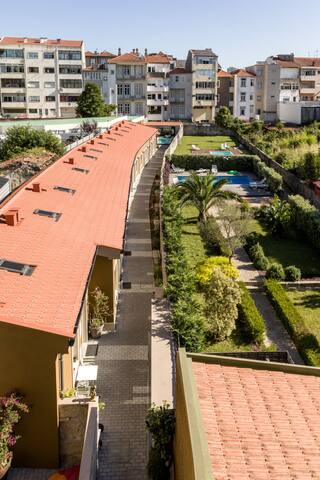 Spacious Central Flat w/Balcony by PortoDreamStays gallery image 2