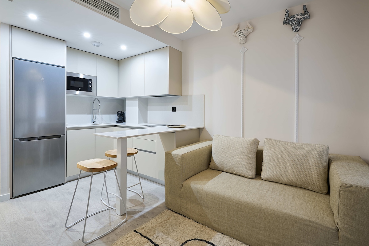 Popular Airbnb listing: Picasso Apartment in Barcenillas