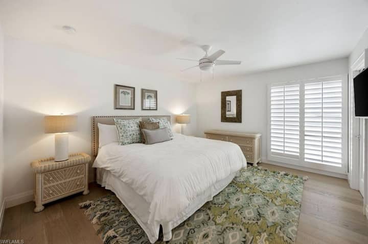 Одморете се во шармантен гостински апартман со декор инспириран од плажата