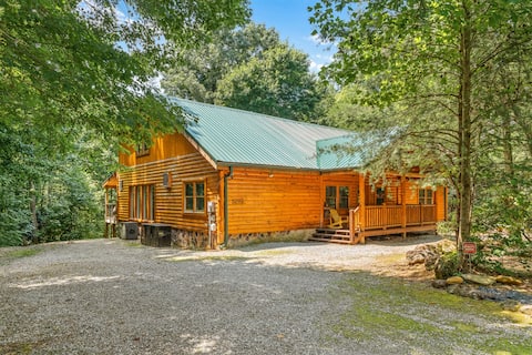 Bring your dog and Family! Heated Indoor Pool