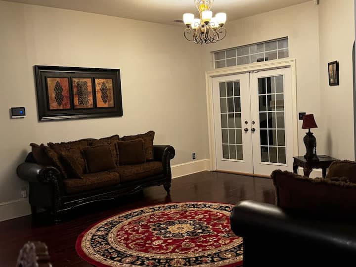 Private Retreat At Romantic Villa. Entire House. - Jacksonville, FL