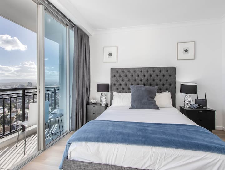River And Hinterland Views From The 22nd Floor! - Surfers Paradise