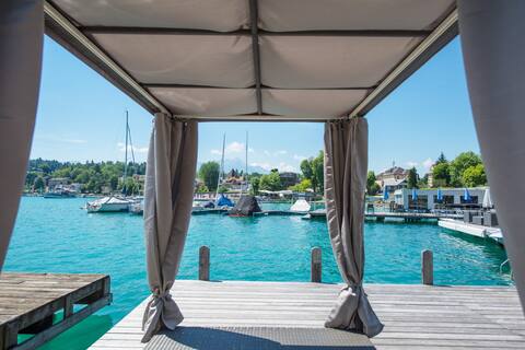 Boutique Suite with lake view in Velden