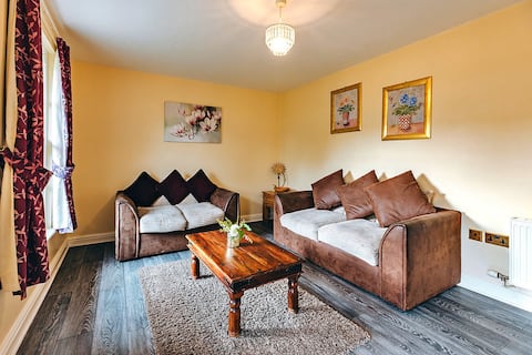 Finest Retreats | Netley Hall - Rose