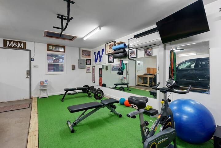 Amenity Filled Yard | Near OSU | Private Gym gallery image 3