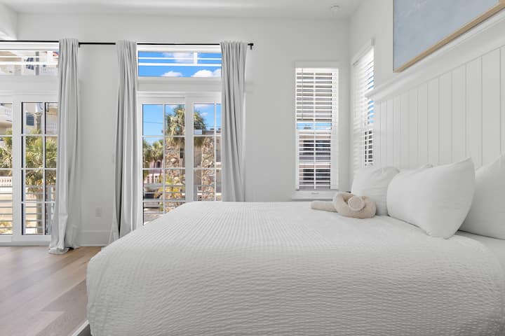 Tam geniş vanna otağı və Ağıllı TV ilə 5 nömrəli çarpayı otağı