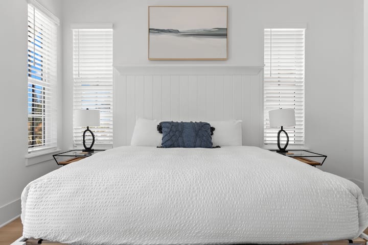 Tam geniş vanna otağı və Ağıllı TV ilə 1 nömrəli çarpayı otağı