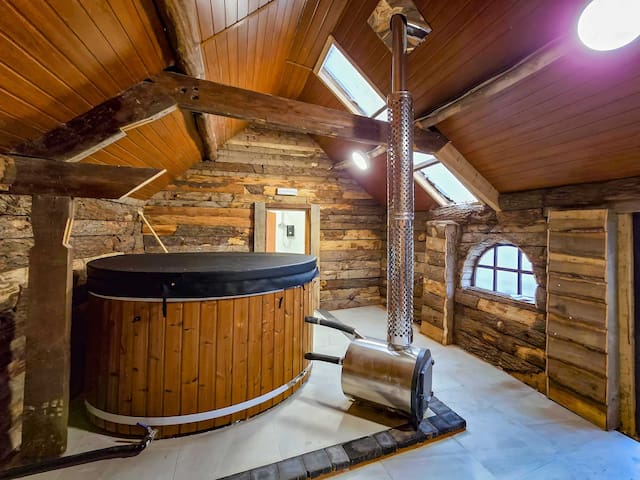 Staystaycations Ltd managed Airbnb listing 1
