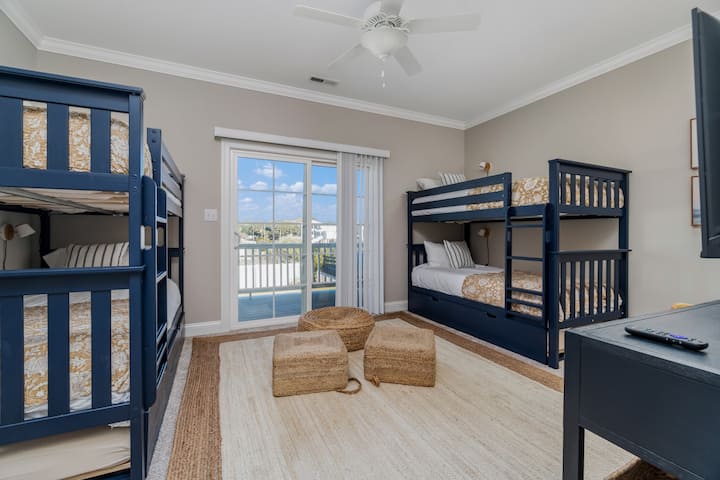 Poschodová izba pre 4 - 6 osôb s vlastnou kúpeľňou