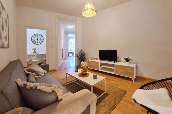 Loca Barcelona managed Airbnb listing 1