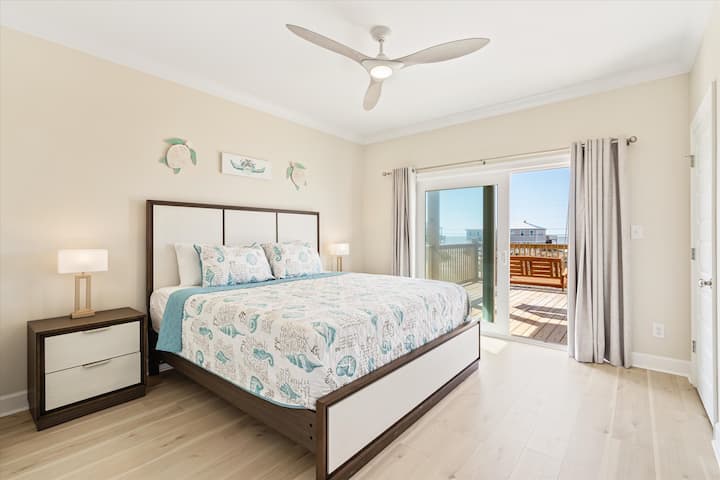 011 Purple Paradise SE King Suite with Gulf View